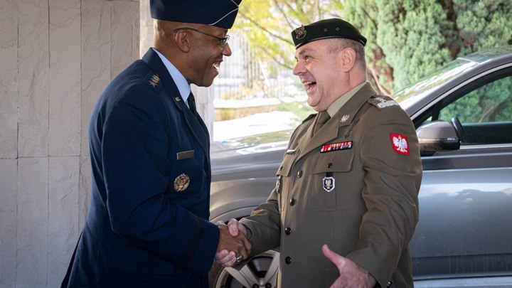 Череда загадочных некрологов в ВС Польши: Все учения оставили. Есть взрывной нюанс