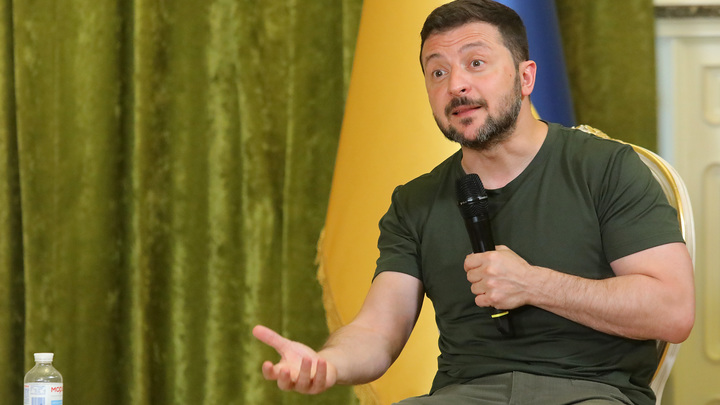 Комика Чиркова увели со сцены из-за предвыборных цитат Зеленского