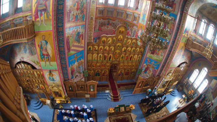 Церковь объяснила, как поступать со старыми иконами