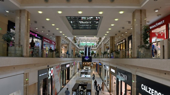 В Екатеринбурге вновь выставили на продажу ТЦ Комсомолл
