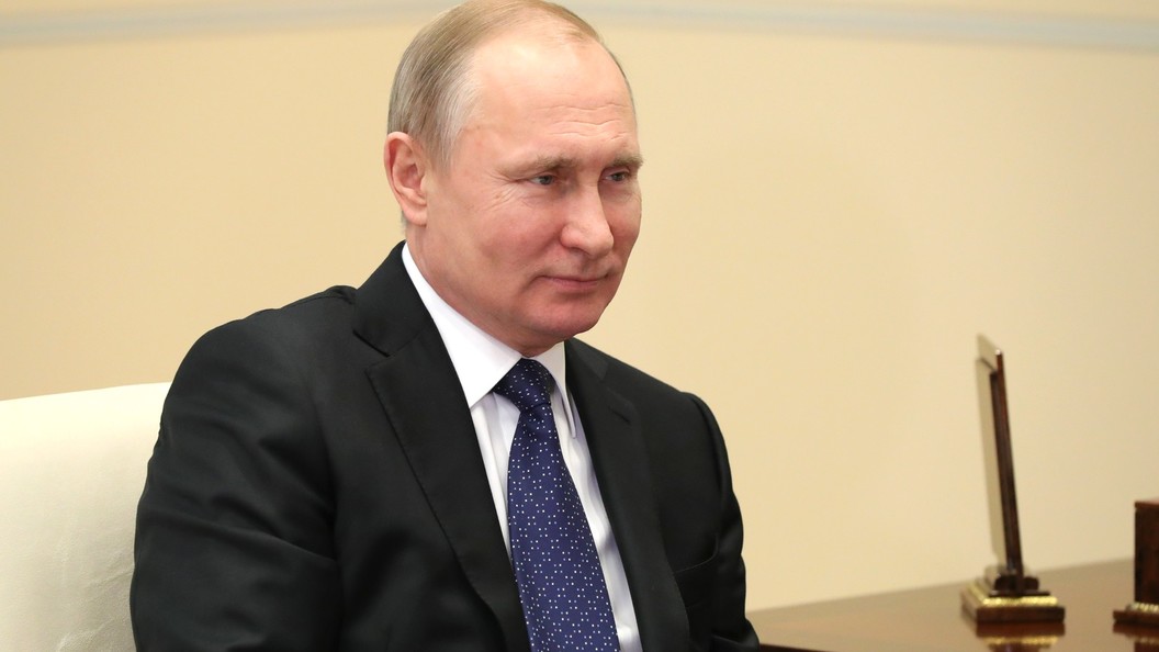 Досматривали Путина уже в бункере: Интернет высмеял истерику США из-за послания президента РФ Досматривали Путина уже в бункере: Интернет высмеял истерику США из-за послания президента РФ