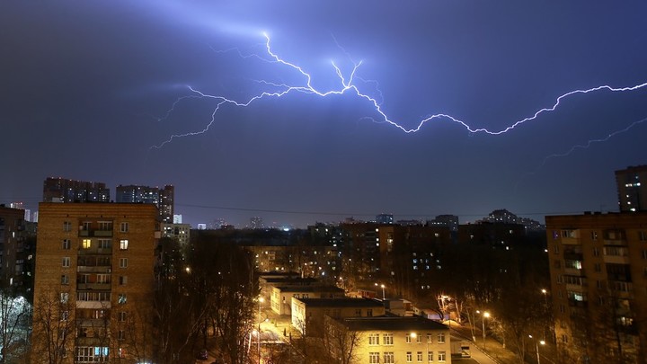 В МЧС предупредили о надвигающейся на Свердловскую область грозе и штормовом ветре 30 мая