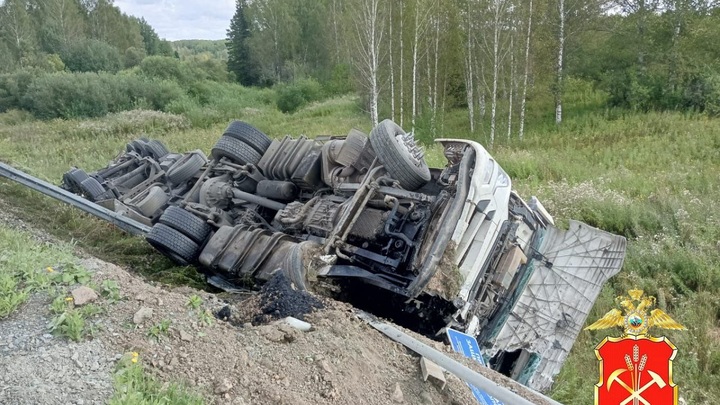В ДТП с участием трех автомобилей в Кузбассе погиб человек