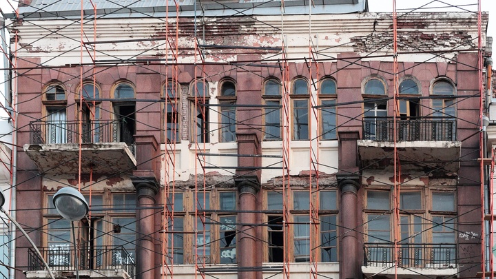 Пострадавший от пожара старинный особняк в центре Ростова выставили на торги за 5 рублей