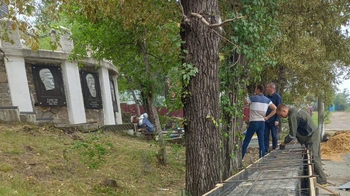 У подножия Титовской сопки отреставрируют мемориал организаторам Читинской республики