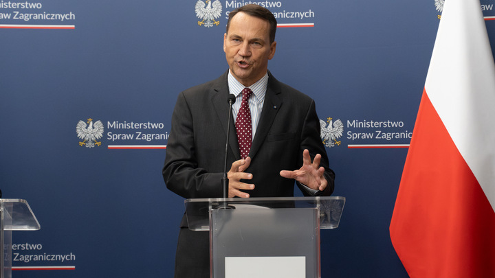 Глава МИД Польши Сикорский отказался от своих слов о передаче Крыма ООН