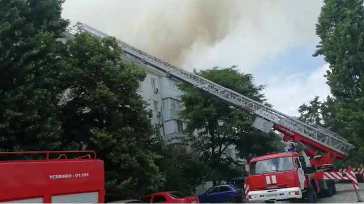 Дом законный, но у прокуратуры есть вопросы: В Новороссийске потушили крупный пожар в пятиэтажке