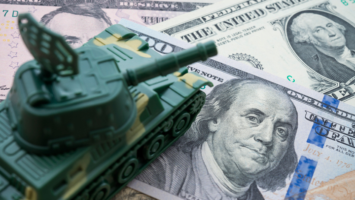 Минфин России отдал деньги США. Пронько оценил: Может, хватит?