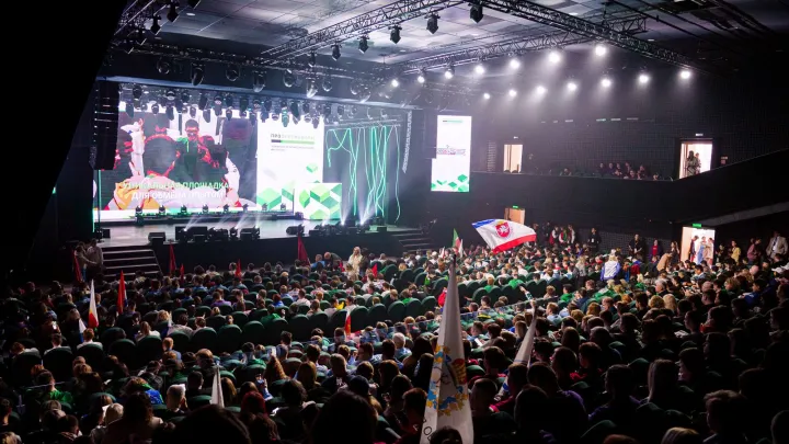 Студенты московских колледжей победили в сфере ИТ на чемпионате Профессионалы