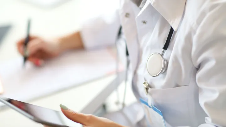 Чинит связи нейронов: русские учёные испытали новое вещество против болезни Альцгеймера