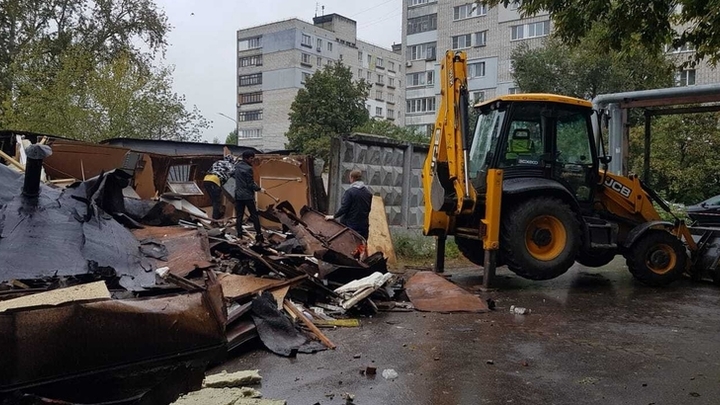 Власти снесли кафе 12 кружек в Канавинском районе