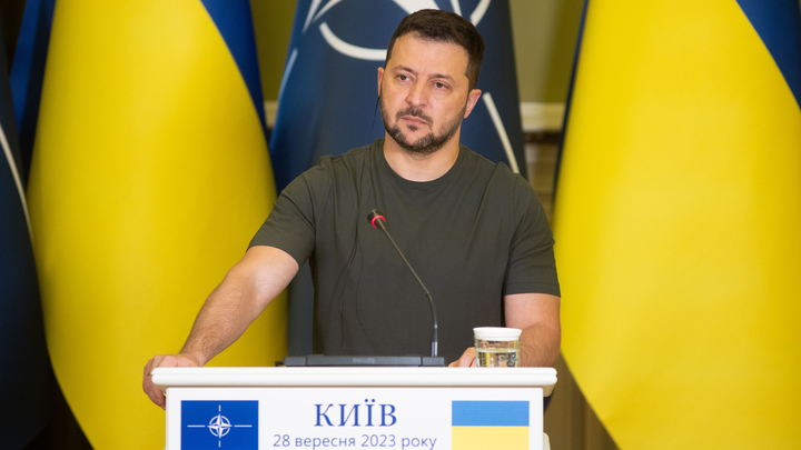 Снимите это немедленно: Украинские военные требуют от Зеленского переодеться