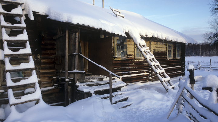 Труп гостя три дня праздновал Новый год: Милицию вызывать не стали