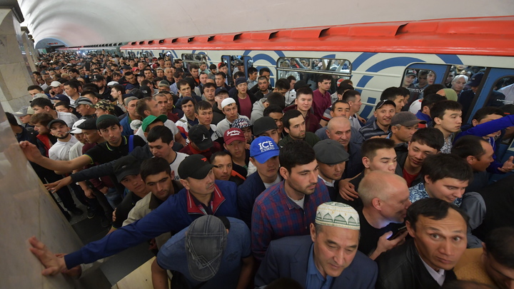 Офицер полиции не побоялся обратиться к властям: Как мы раньше без мигрантов справлялись?