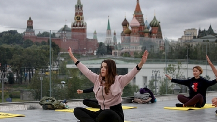 Йога на Парящем мосту и самая большая голограмма: Какие сюрпризы приготовил МУФ-2023