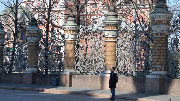 Реалистичность крайне низка: Вирусолог ответил сингапурским учёным о конце пандемии в России