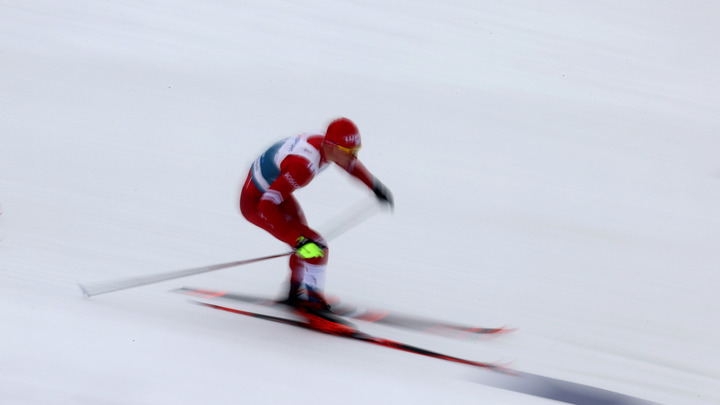 Роковой момент - и бронза: Большунов сломал палку за мгновения до финиша