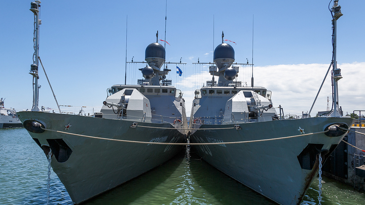 Круче Бермудского треугольника. Британия гадает, что везут корабли из Ирана в Россию