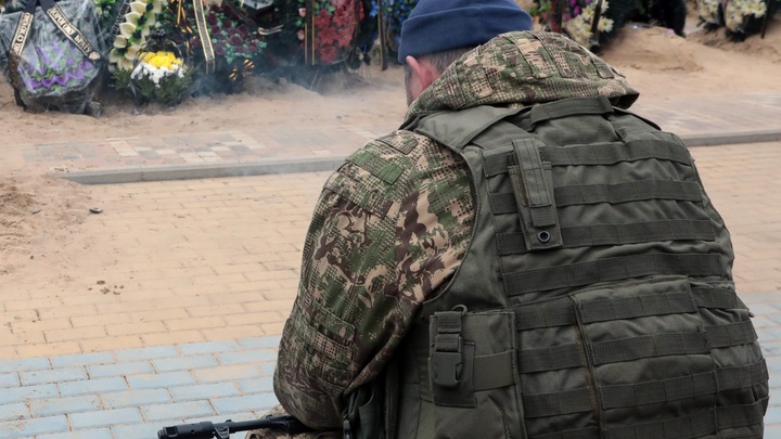 Украинских солдат лишили бронежилетов, чтобы продавать в магазинах