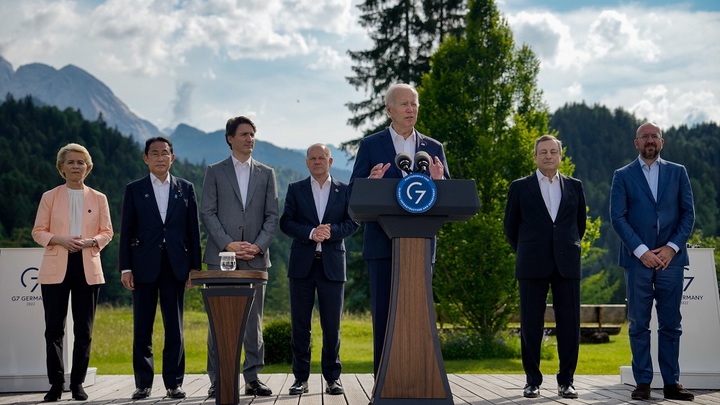 В G7 назвали дату установки лимита цены на российскую нефть