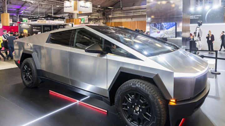 Илон Маск оценил Tesla Cybertruck Кадырова с пулемётом на крыше