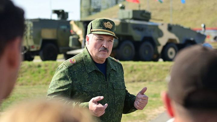 Лукашенко обратился к богам войны и попросил сохранить независимость Белоруссии