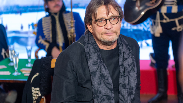 Александр Юрьевич, у вас всё хорошо?: Домогаров напугал поклонников болезненной худобой