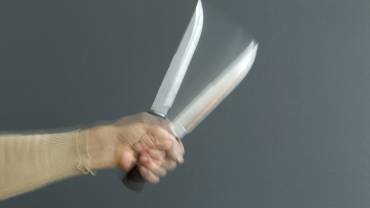 Триллер в центре Москвы: Продавец шаурмы с огромным ножом погнался за покупателем