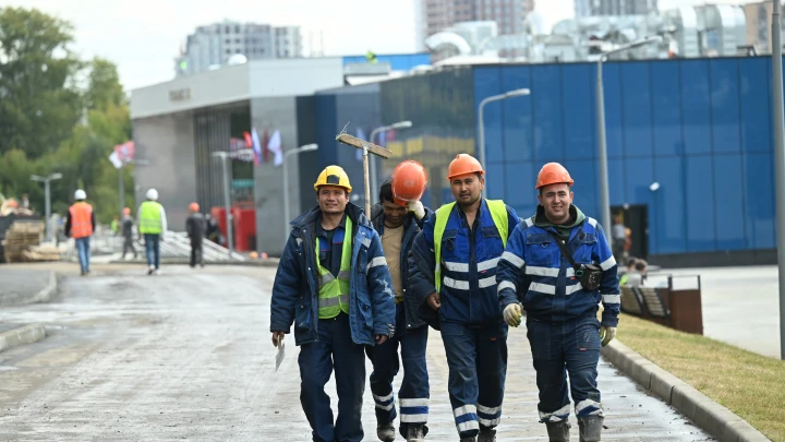 Власти из-за нехватки гастарбайтеров хотят увеличить квоту на 20% Власти из-за нехватки гастарбайтеров хотят увеличить квоту на 20%