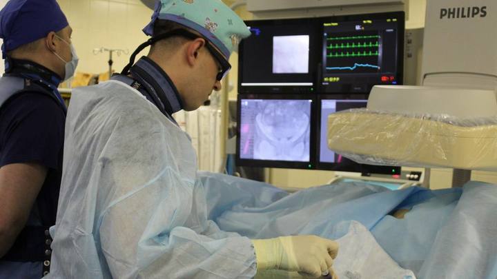 В Мытищах врачи спасли 91-летнего пациента с обширным инсультом из-за тромба