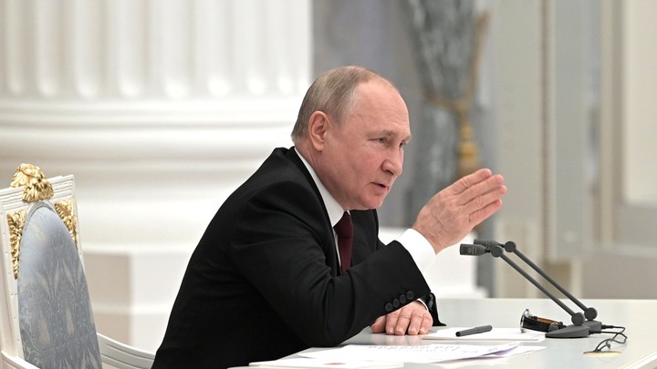 Владимир Путин заявил о признании суверенитета Донецкой и Луганской народных республик