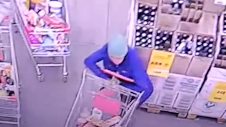Новокузнечанка вывезла из магазина целую тележку украденных продуктов