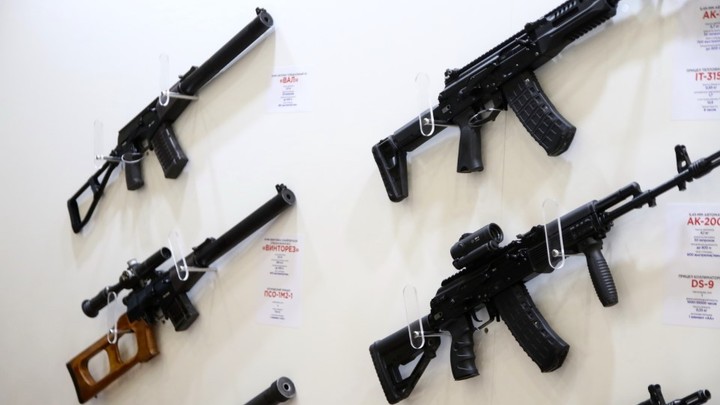 Оружие из Китая попадает на Украину - генерал Гурулёв