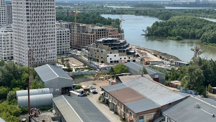 В Новосибирске выяснили причину гибели крановщицы на стройке