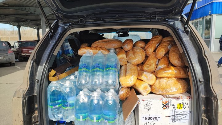 Русские волонтёры установили рекорд по раздаче гумпомощи в Херсонской области