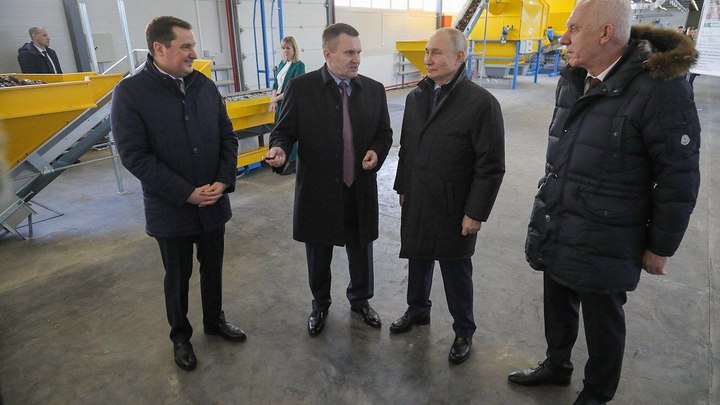 Путин поручил расширить поддержку ЛПК в Архангельской области после визита в регион