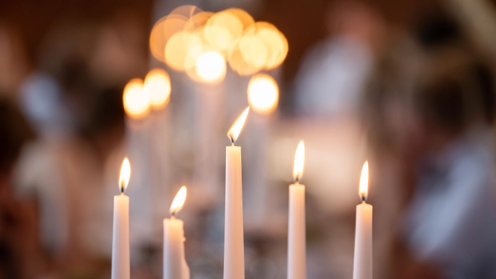 Девушка спалила ванную во время ремонта при свечах (видео)