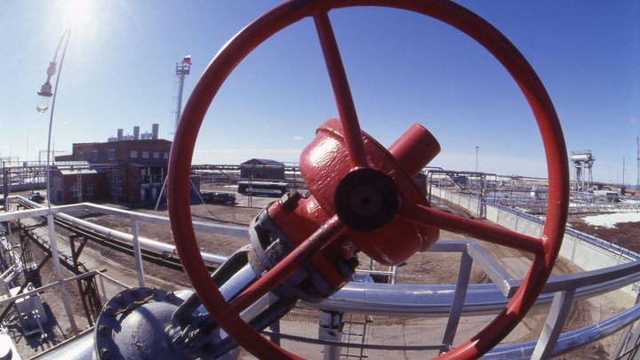 Европа не отказывается от русской нефти? Стало известно об исключении из санкций