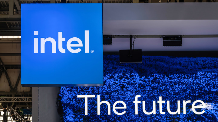 Компания Intel заявила о своём уходе из России: что это значит для страны
