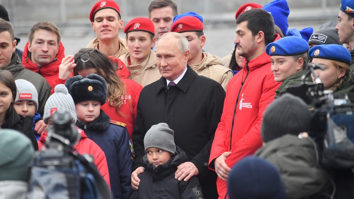 Французский журналист разгадал секрет улыбки Путина. Западу не понравится