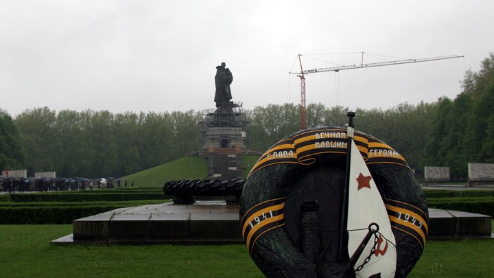 Как в Германии отмечают День Победы 9 мая 2024 года: часть немцев скорбит, часть равнодушна