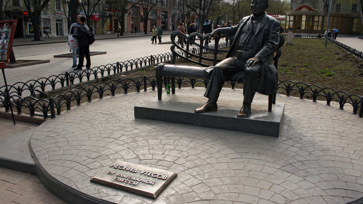 Перевод отличный, но: В Одессе рок-музыканты закатили скандал без русских песен