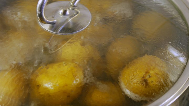 В Польше указали на кулинарную ошибку нескольких поколений: картошку надо в кипяток