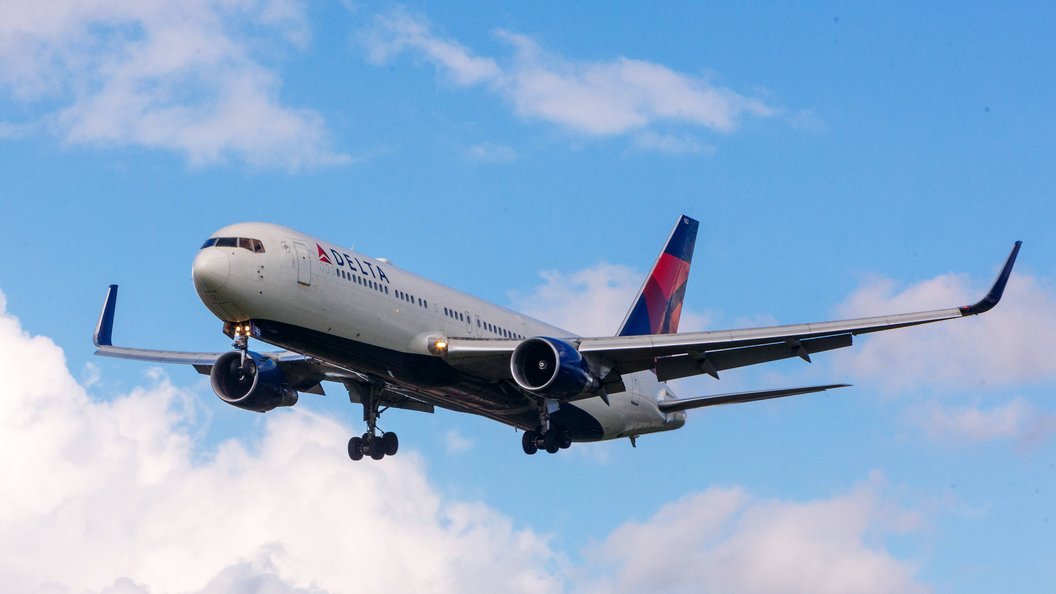 Авиакомпания Delta признала ошибку в скандале со снятым с рейса гражданином России Авиакомпания Delta признала ошибку в скандале со снятым с рейса гражданином России