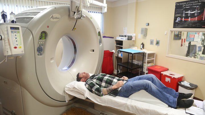 Если совпал хоть один симптом: Врачи рассказали о смертельной опасности болей в груди