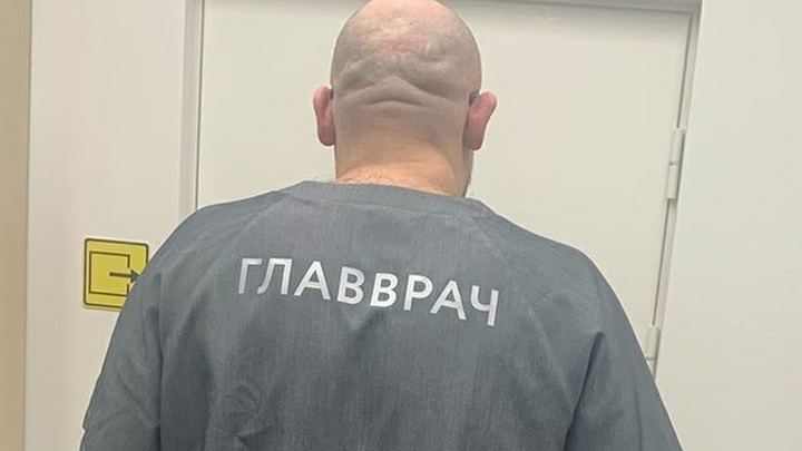 Для тех, кто думает, что это лёгкий насморк: Хухрев о заражении главврача больницы в Коммунарке