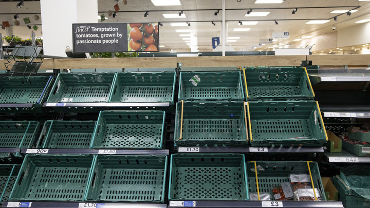 Такого не было со Второй мировой: Британцы начали охоту за овощами