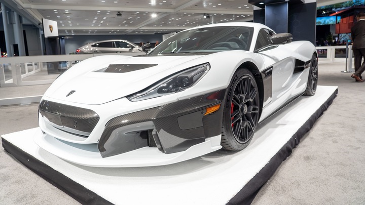 Автопроизводитель Rimac установил рекорд скорости при движении задним ходом