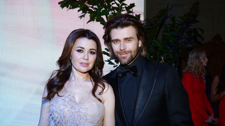 Муж Анастасии Заворотнюк прервал молчание сразу после похорон: Наша любовь всегда давала силы