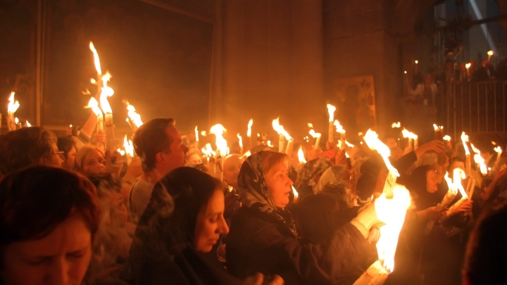 Благодатный огонь 2026: история чуда, отец Андрей Ткачев о схождении Благодатного огня, прямая трансляция